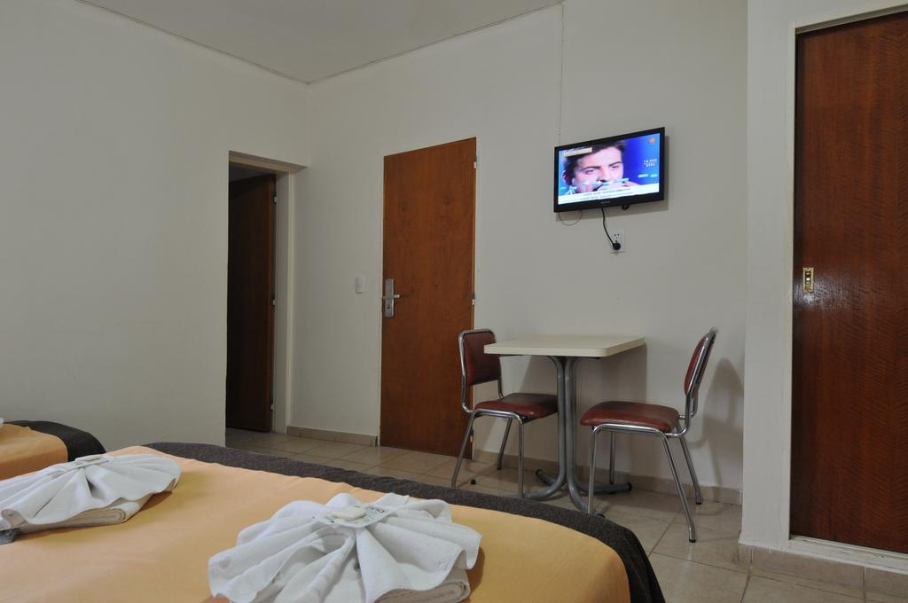 ויז'ה קרלוס פאס Casa Nostra Hotel מראה חיצוני תמונה