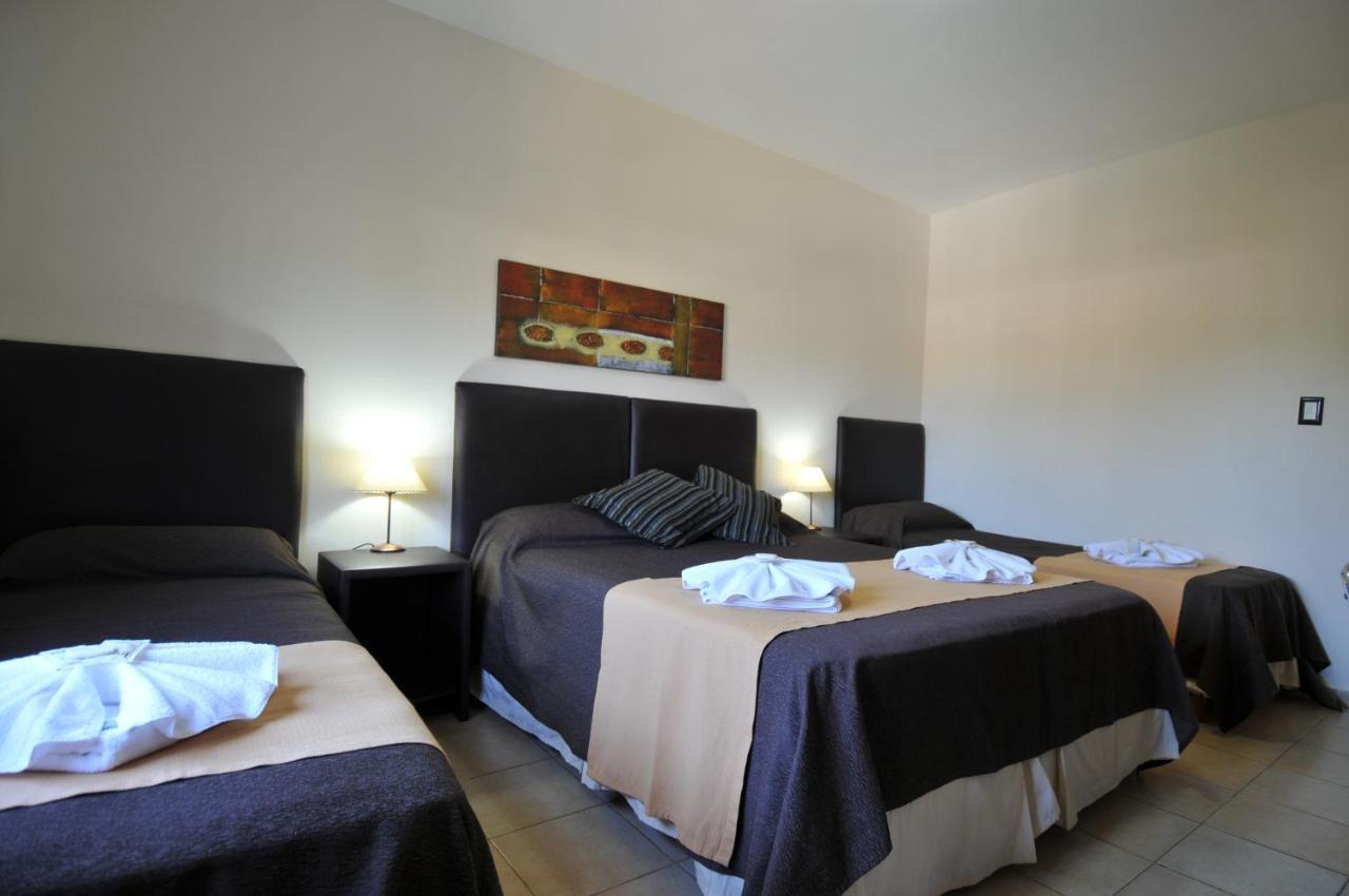 ויז'ה קרלוס פאס Casa Nostra Hotel מראה חיצוני תמונה